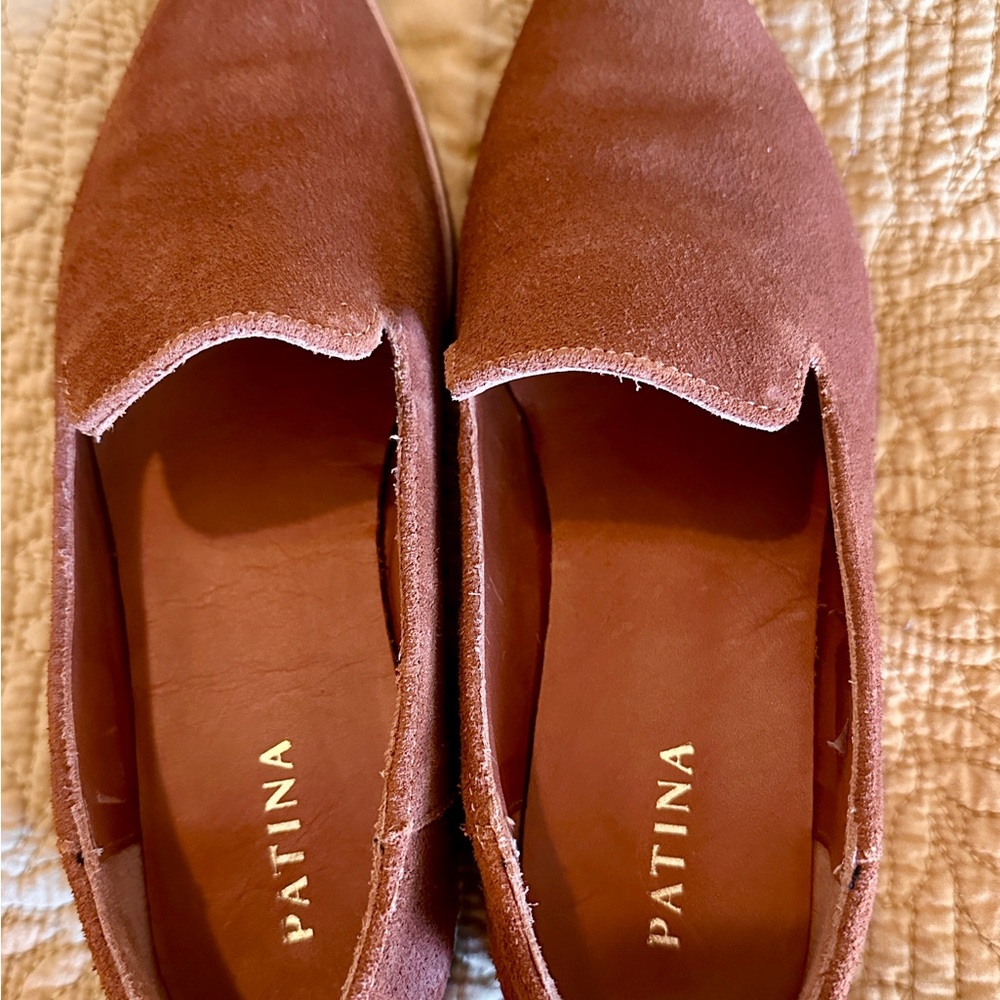 Patina Brand Women’s Brown Suede loafers in a size 7.